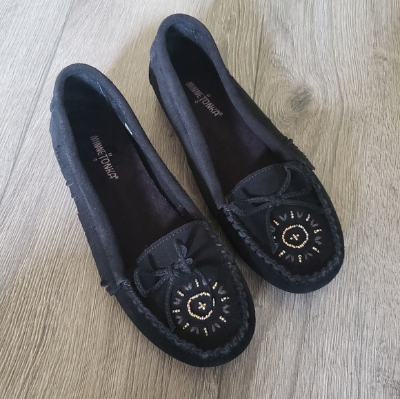 Minnetonka Shoes - Minnetonka Beaded Moccasins